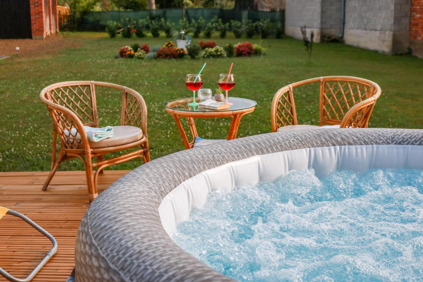 Guest House Studio Apartman Marina - With Jacuzzi, Free Parking, Pet Friendly Karlovac Exterior foto